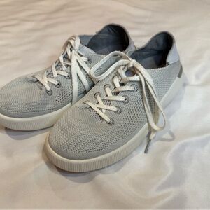 Reef Women's Light Gray Athletic Shoes